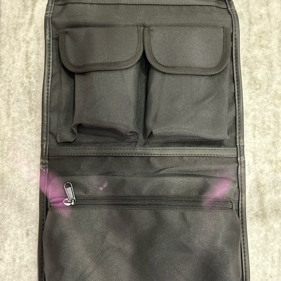 Reaction Kenneth Cole Hanging Travel Bag - Picture 3 of 9